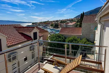 Sea-View Apartment in Bol for 6 Guests