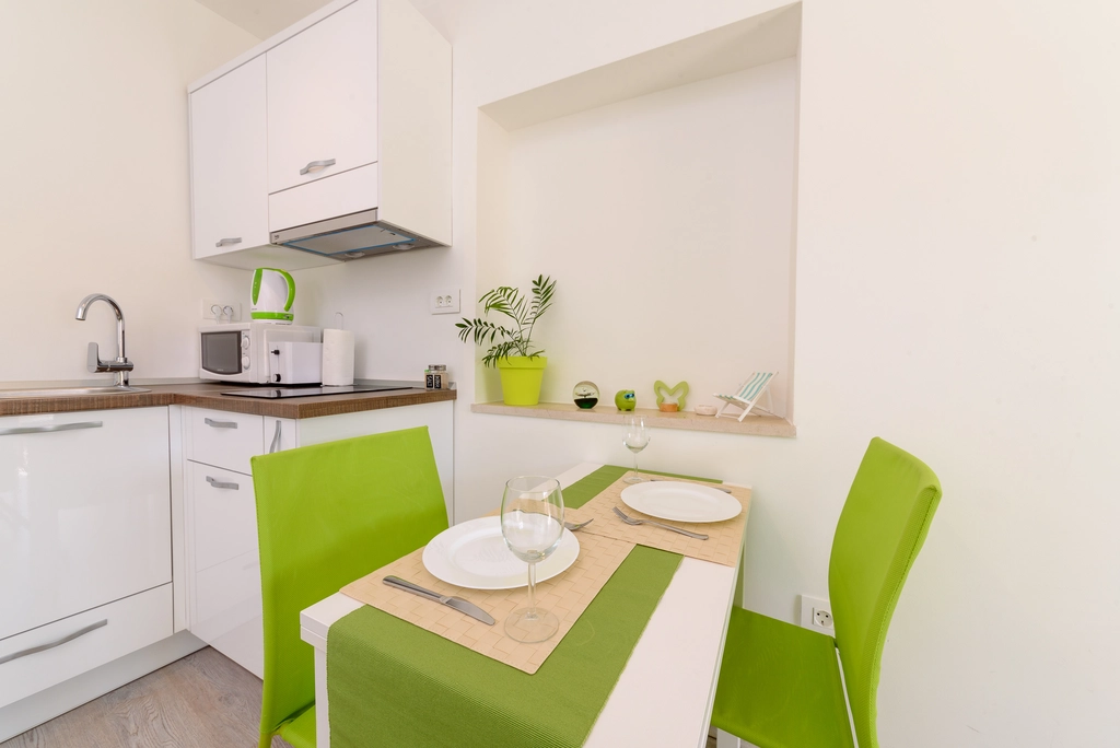 Studio for 2 with Sea View and Balcony in Bol