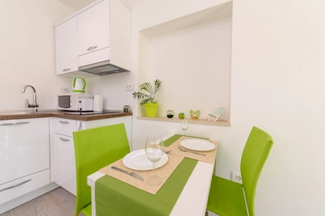 Studio for 2 with Sea View and Balcony in Bol