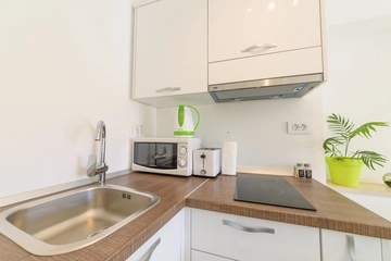 Studio for 2 with Sea View and Balcony in Bol