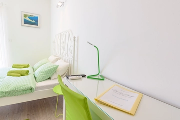 Studio for 2 with Sea View and Balcony in Bol