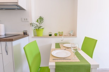 Studio for 2 with Sea View and Balcony in Bol