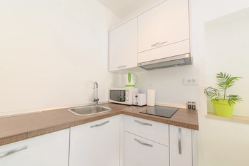 Studio for 2 with Sea View and Balcony in Bol