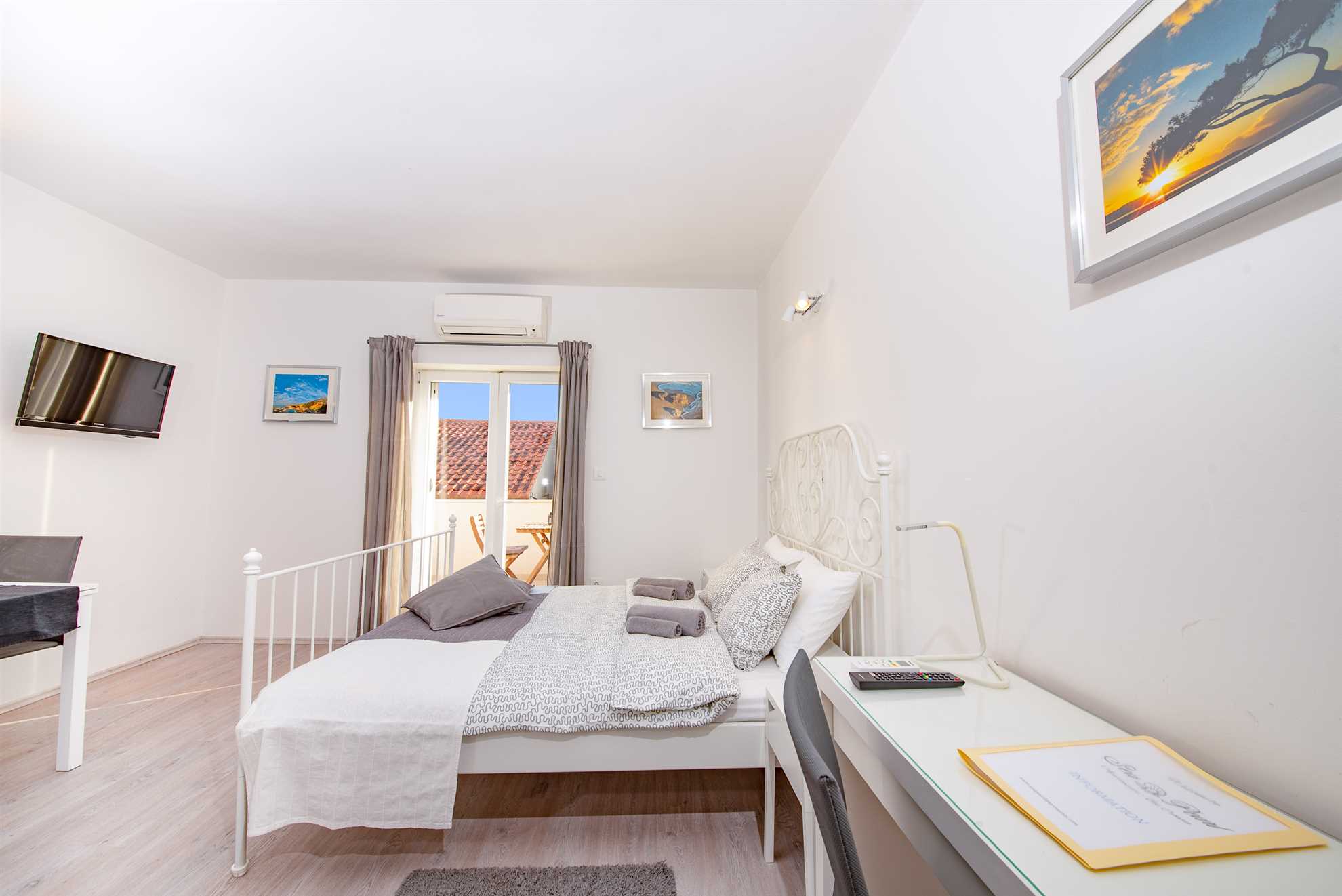 Cosy studio Stone for 2 with large balcony