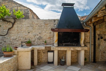 Svetvinčenat Villa for 10 Guests with 5 Bedrooms