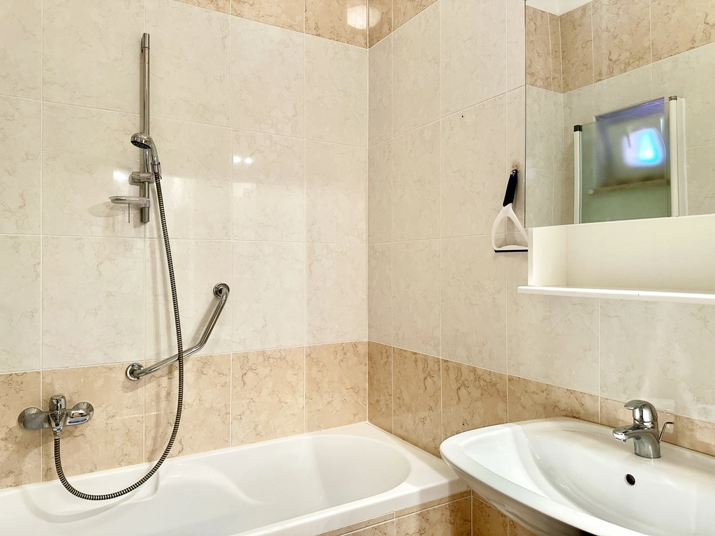 3-Bedroom Apartment in Umag for 6 Guests