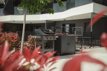 2-Bedroom Apartment in Umag for Up to 6 Guests