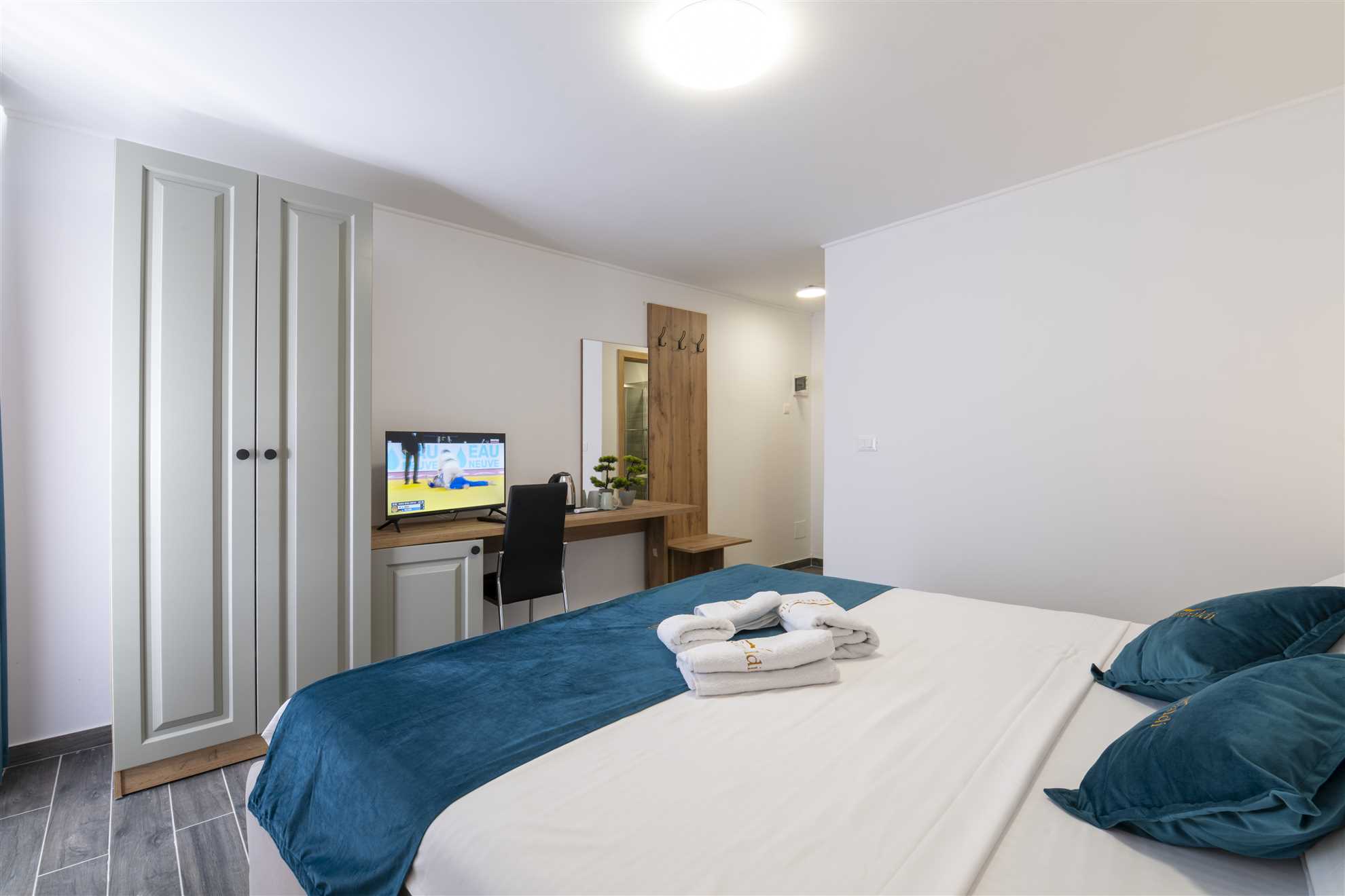 Garibaldi Room 101