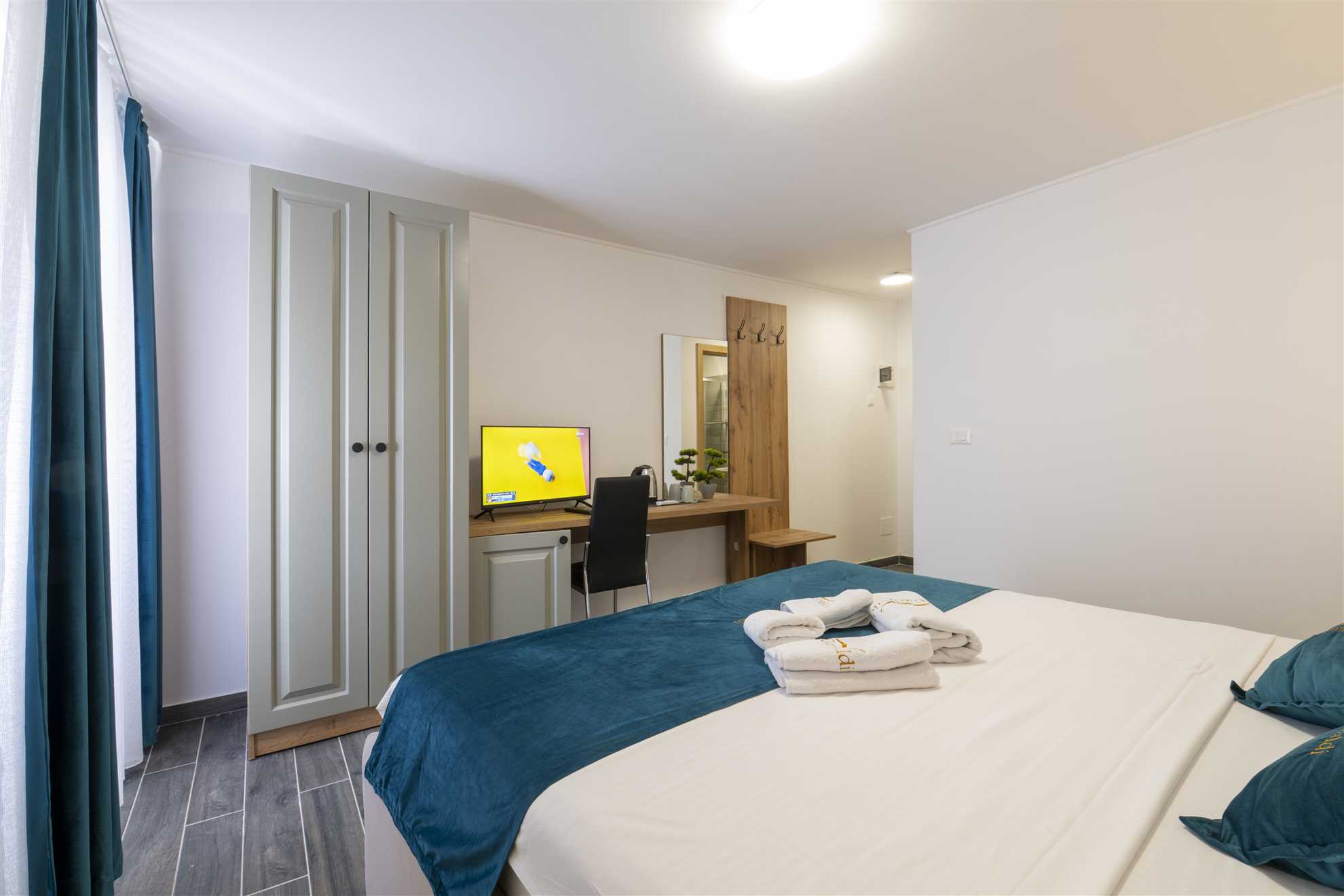 Garibaldi Room 101