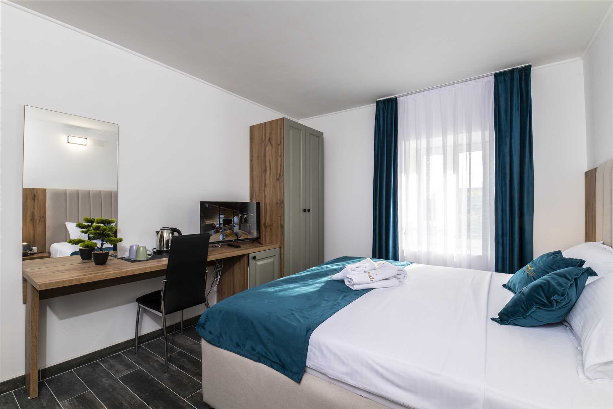 Garibaldi Room 101