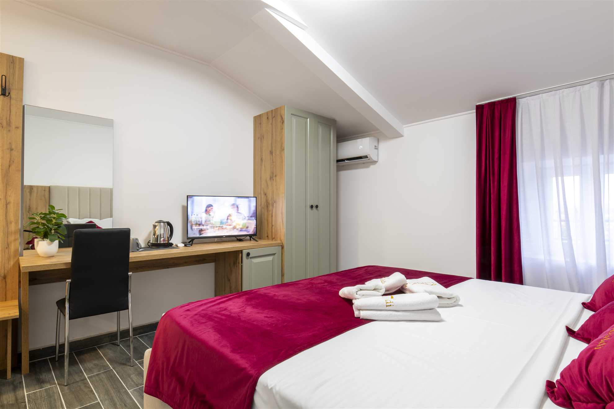 Garibaldi Room 101