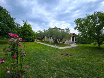 Ground-Floor Apartment with Terrace in Rovinj