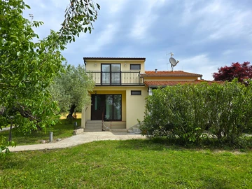 Ground-Floor Apartment with Terrace in Rovinj