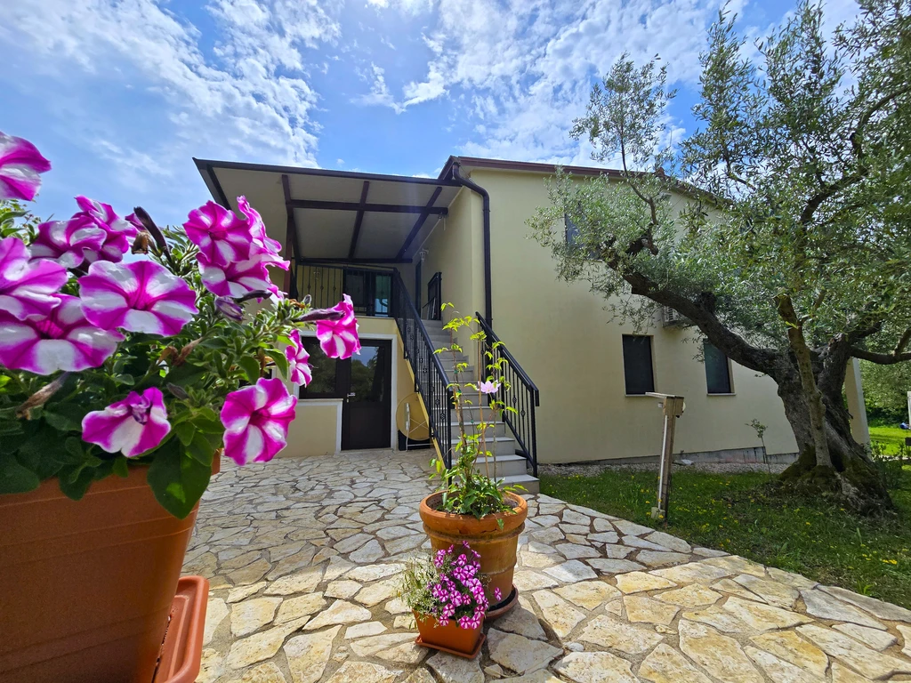 Rovinj Apartment for 3 Guests with Balcony