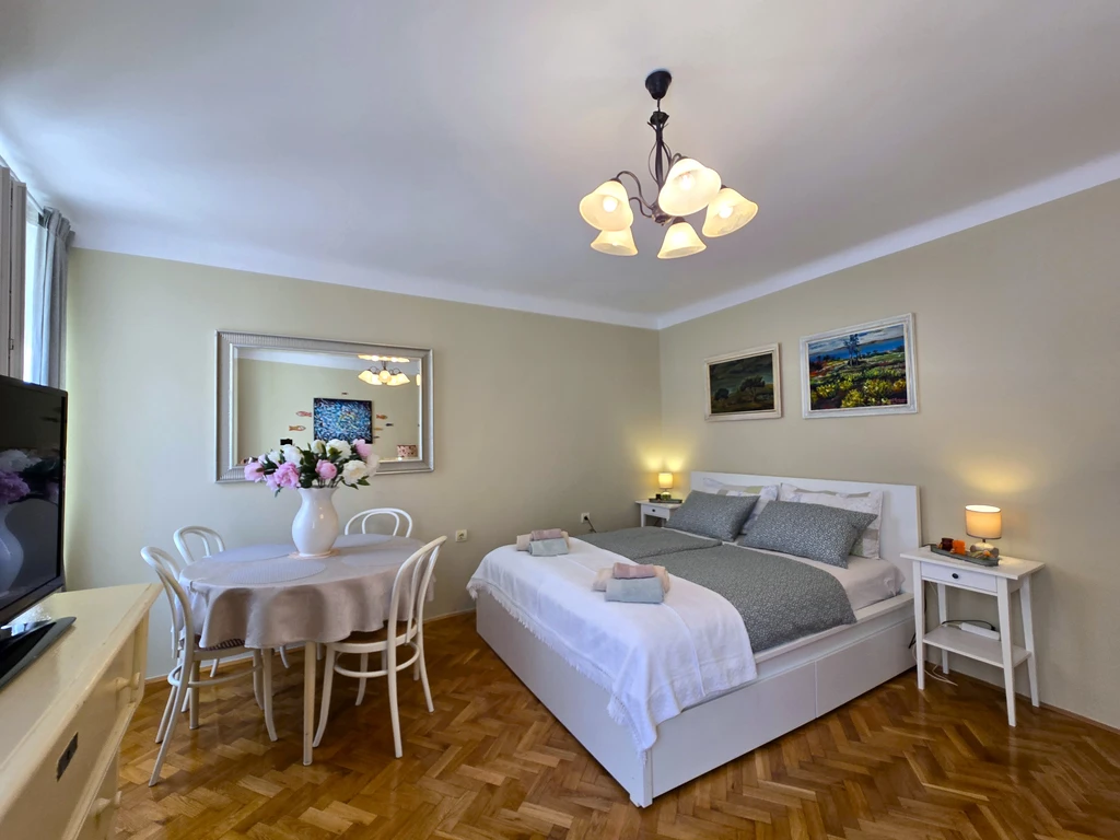 Rovinj Two-Bedroom Apartment for Up to 5 Guests
