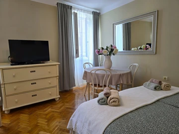 Rovinj Two-Bedroom Apartment for Up to 5 Guests