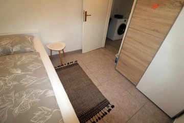 2-Bedroom Apartment for 5 Guests in Galižana