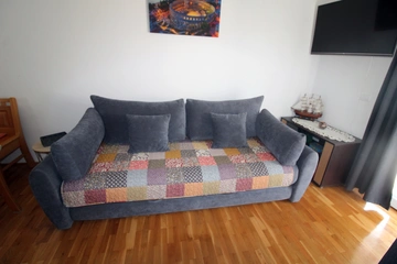 2-Bedroom Apartment for 5 Guests in Galižana