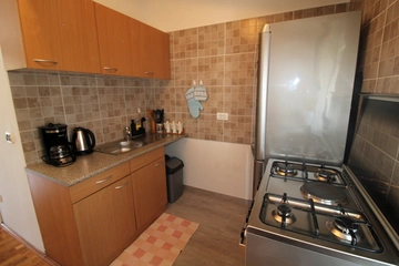 2-Bedroom Apartment for 5 Guests in Galižana
