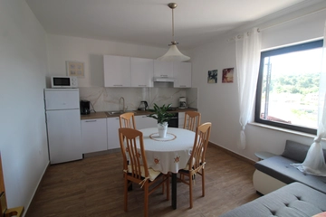 Two-Bedroom Apartment in Vinkuran for 5 Guests