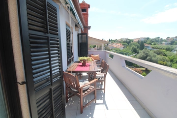 Two-Bedroom Apartment in Vinkuran for 5 Guests