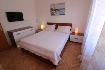 Two-Bedroom Apartment in Vinkuran for 5 Guests