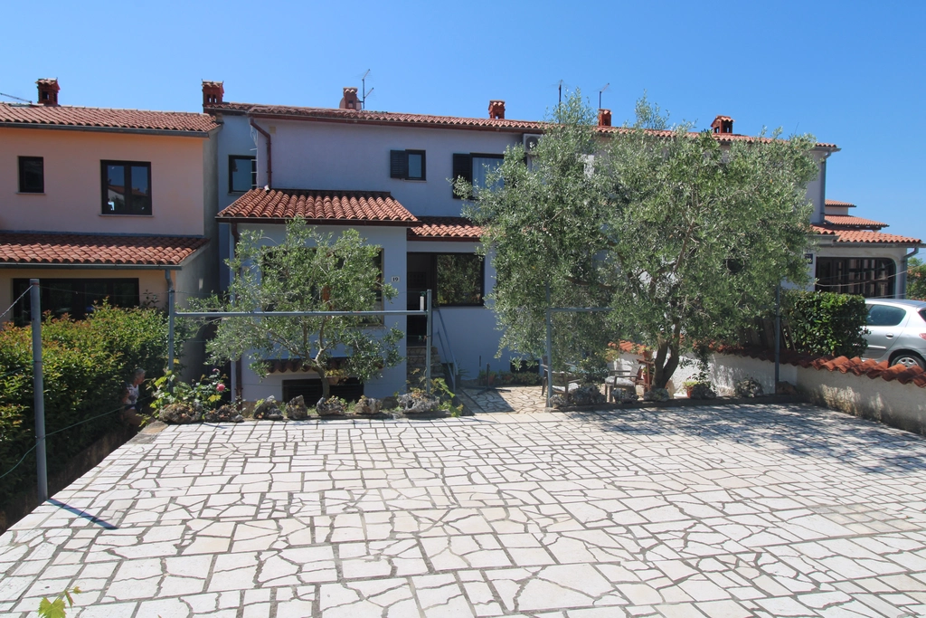 1-Bedroom Apartment in Vinkuran for Up to 4 Guests