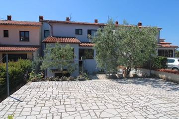 1-Bedroom Apartment in Vinkuran for Up to 4 Guests