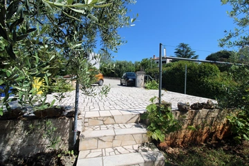 1-Bedroom Apartment in Vinkuran for Up to 4 Guests