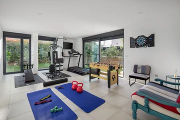 Contemporary Villa with Pool and Sea Views – Okrug Gornji