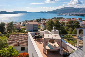 Contemporary Villa with Pool and Sea Views – Okrug Gornji