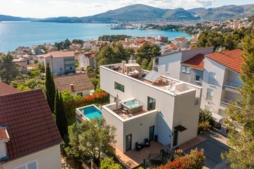 Contemporary Villa with Pool and Sea Views – Okrug Gornji