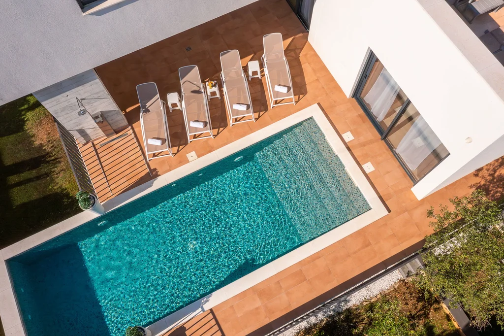 Contemporary Villa with Pool and Sea Views – Okrug Gornji