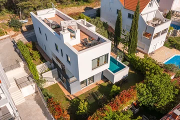 Contemporary Villa with Pool and Sea Views – Okrug Gornji