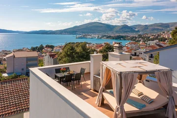 Contemporary Villa with Pool and Sea Views – Okrug Gornji