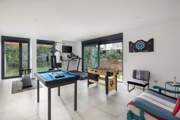 Contemporary Villa with Pool and Sea Views – Okrug Gornji