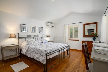 Farmhouse Villa Retreat with Pool near Pula