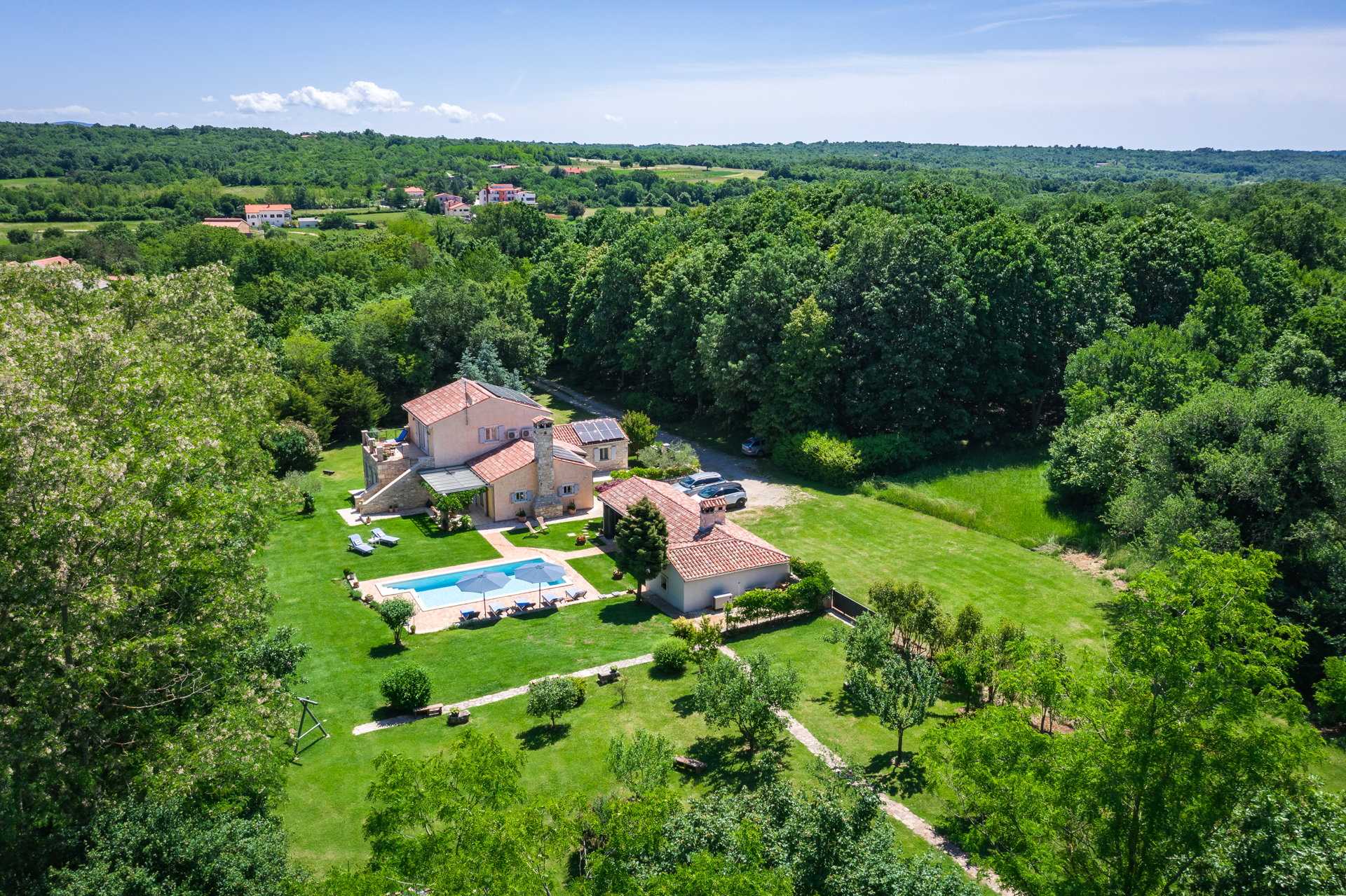 Holiday Home Green Escape with Pool