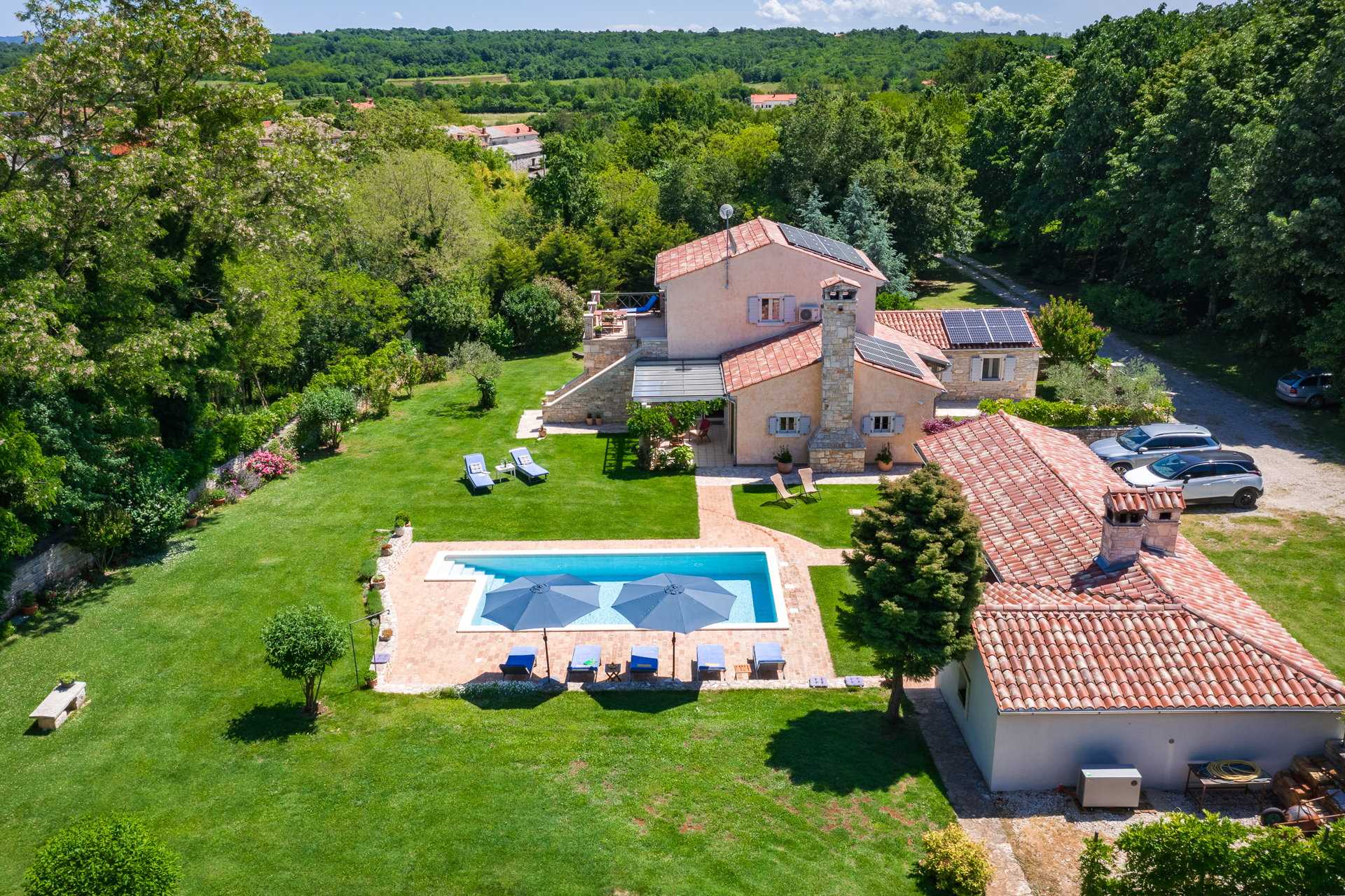 Holiday Home Green Escape with Pool