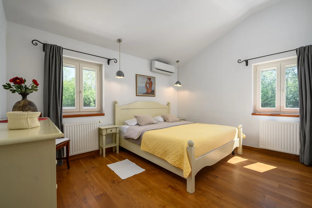Farmhouse Villa Retreat with Pool near Pula