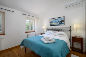 Farmhouse Villa Retreat with Pool near Pula