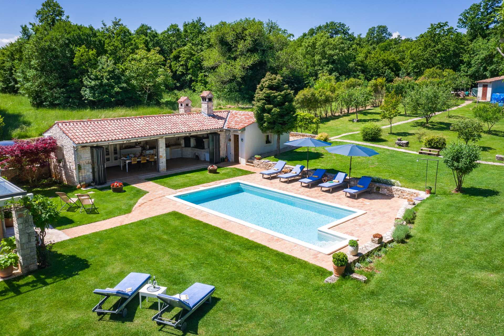 Holiday Home Green Escape with Pool