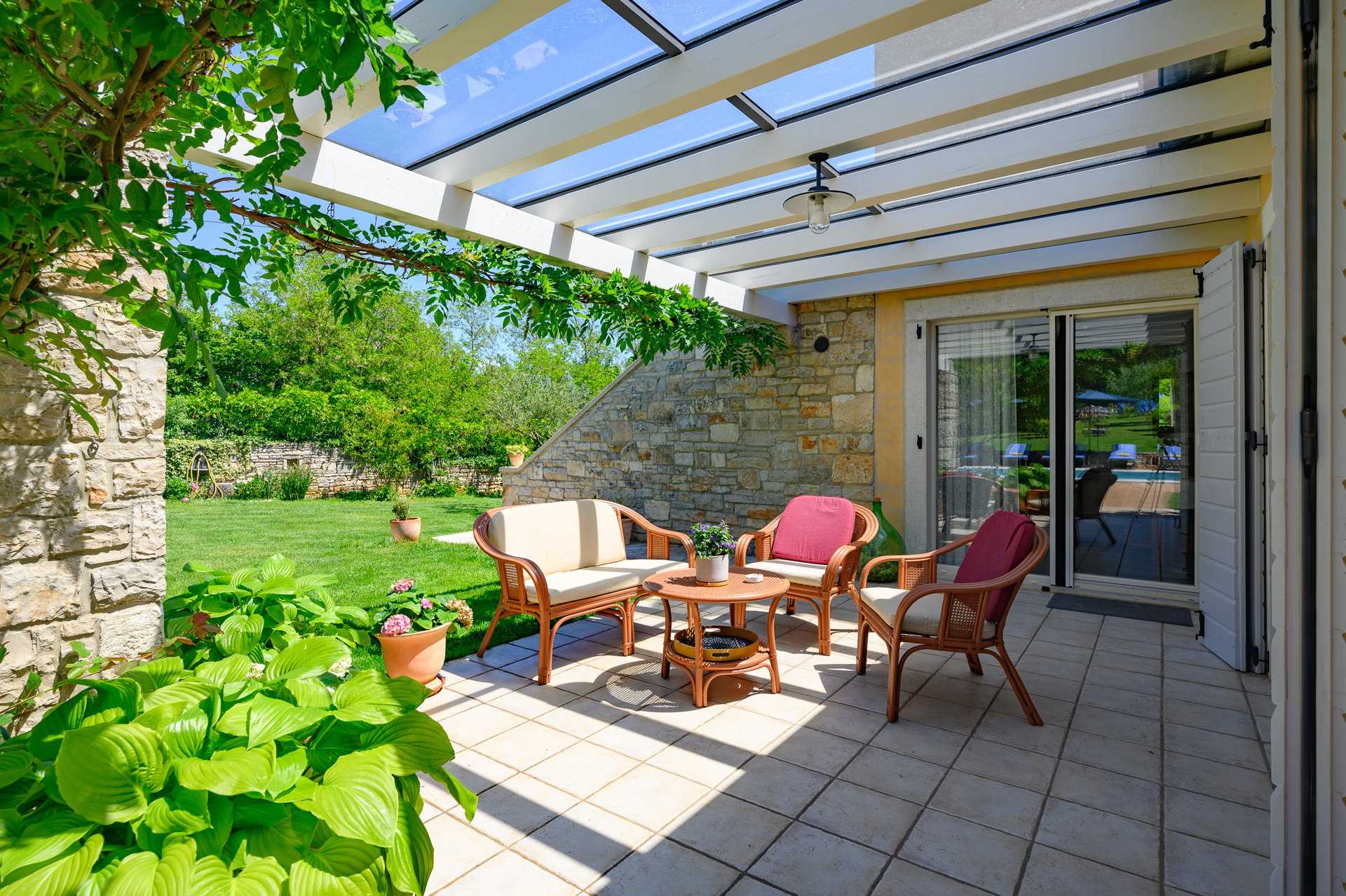Holiday Home Green Escape with Pool