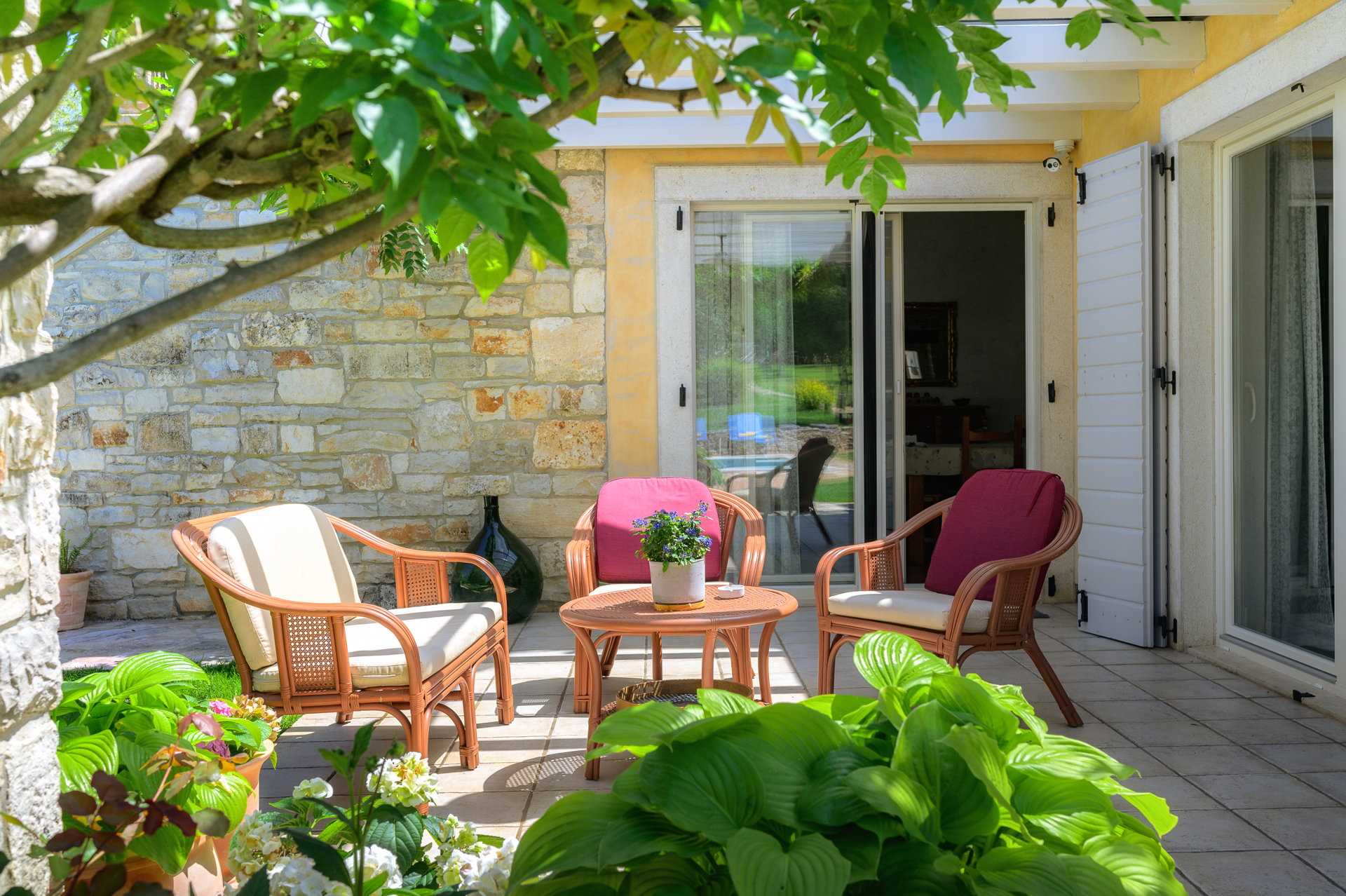 Holiday Home Green Escape with Pool