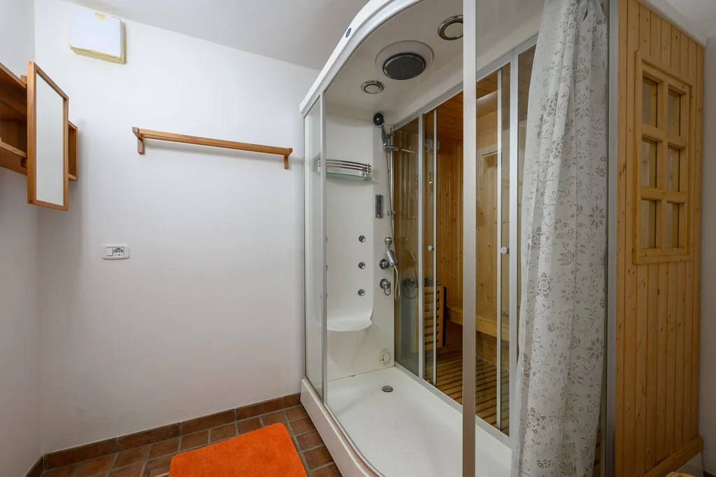 Farmhouse Villa Retreat with Pool near Pula