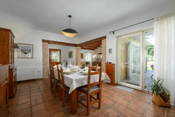 Farmhouse Villa Retreat with Pool near Pula