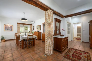 Farmhouse Villa Retreat with Pool near Pula