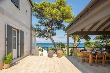 Modern Five-Bedroom Villa with Pool in Slatine