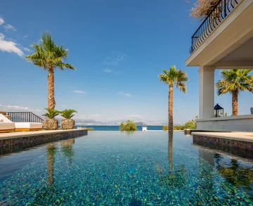 Modern Five-Bedroom Villa with Pool in Slatine