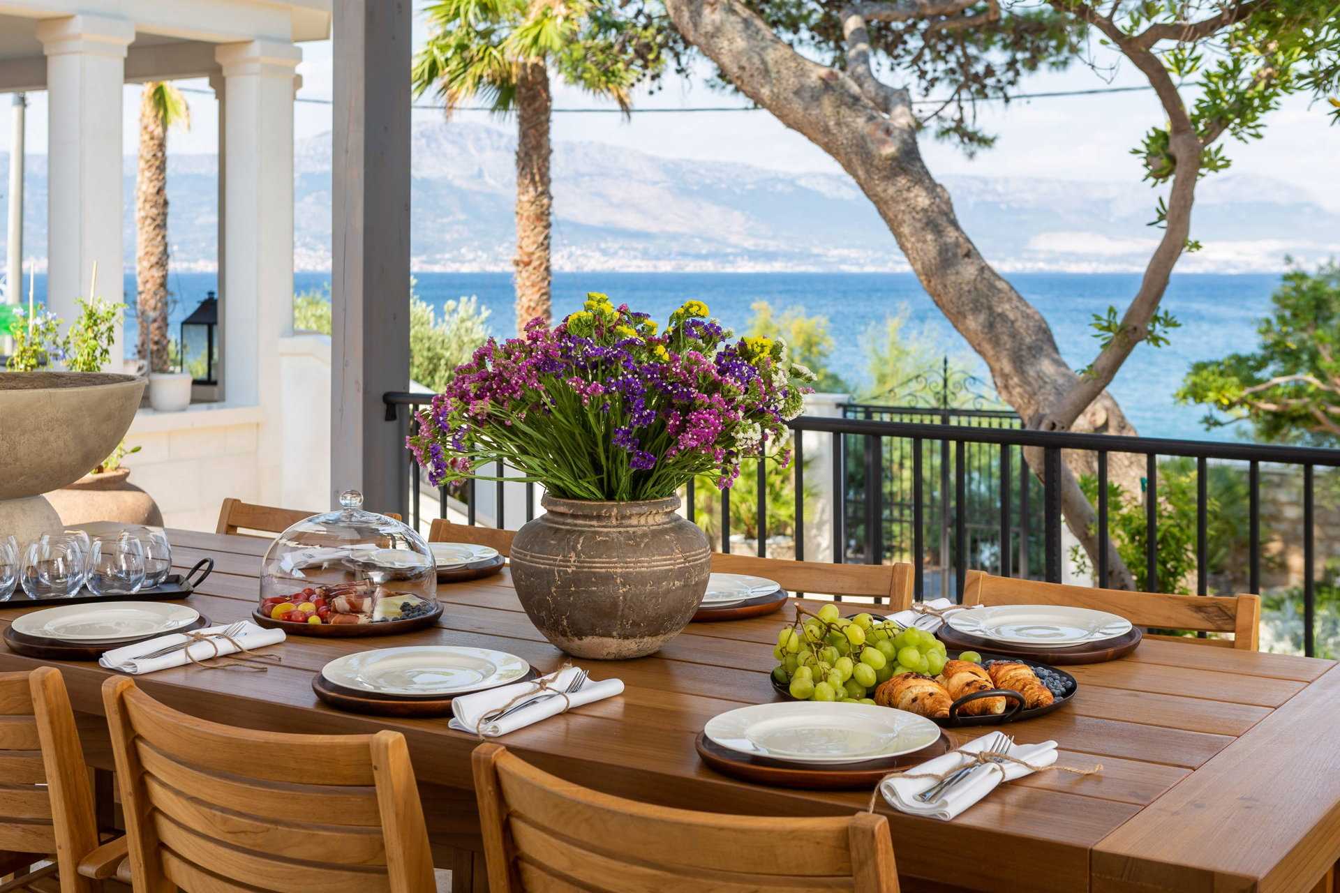 Luxury Villa Momento with Pool